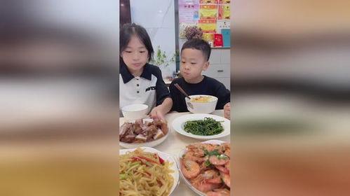 娱乐吃瓜酱弟弟吃剩饭,揭秘弟弟吃剩饭背后的故事